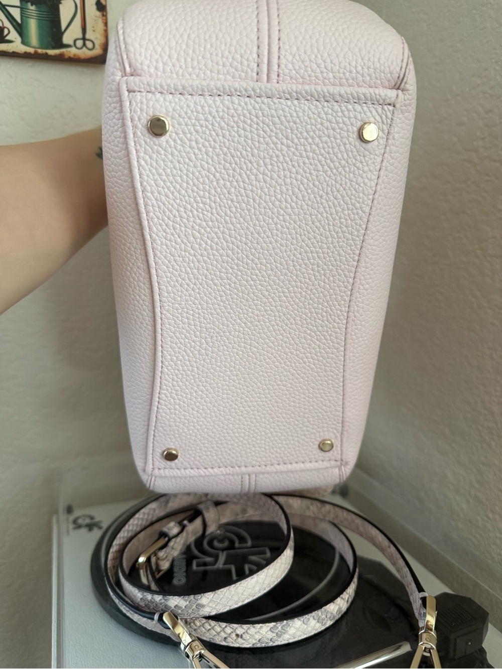 Dumpling Pebble and Snake Embossed Small Satchel Bag - Picture 3 of 7